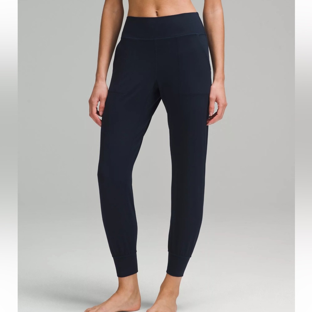Lululemon Women's Navy Align Joggers Size 2 Regular